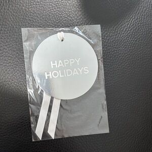 ALO Yoga Black and Gray Gift Tag with White Ribbon